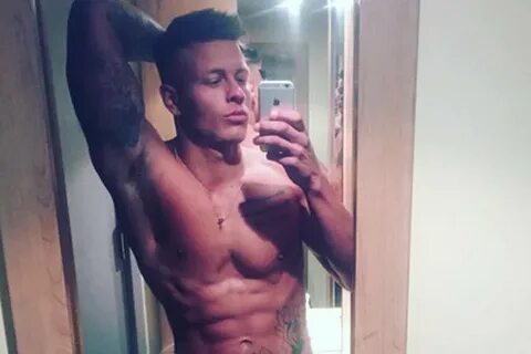 Love Island's Alex Bowen leaked naked photo makes it to Twit