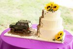 jeep cake - Recherche Google Jeep cake, Wedding cake photos,