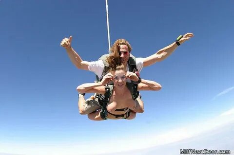 naked skydiving 30