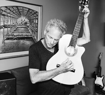 Lindsey Buckingham announces livestream, first public perfor