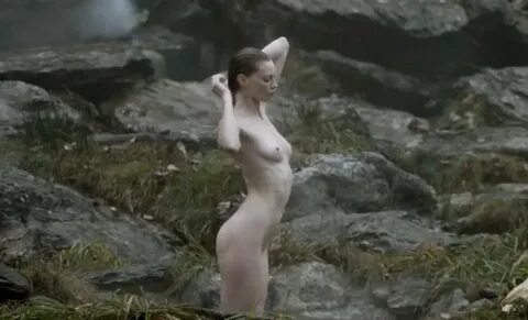 Alyssa Sutherland in Vikings (Zebvision)