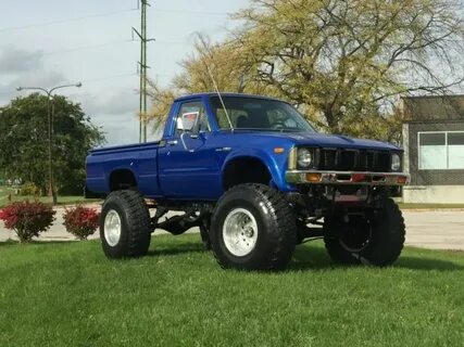 1980 SR5 Toyota Custom 4WD Truck V8 350 SB Chevy Frame Off R