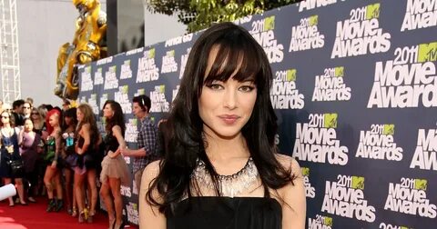 Awkward' Star Ashley Rickards Reveals Eating Disorder Strugg