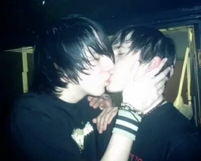 Emo Boys Kissing Emo couples, Emo love, Emo boys
