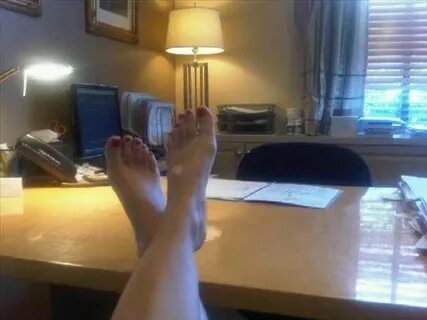 Kristen Bell Barefoot (6) - Celebrity Feet Pics