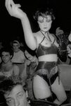 Siouxsie Sioux topless in a 1976 performance - Other Crap