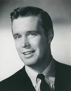 George Peppard--super cute guy and stole Holly's heart! Geor