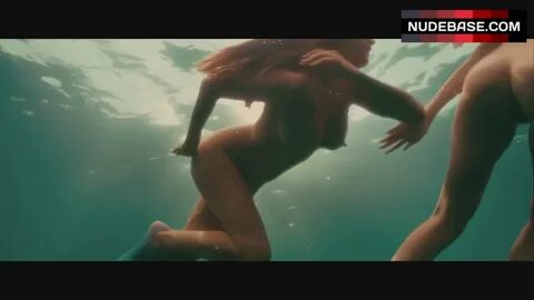 Kelly Brook Swimming Full Nude - Piranha 3D (2:12) NudeBase.