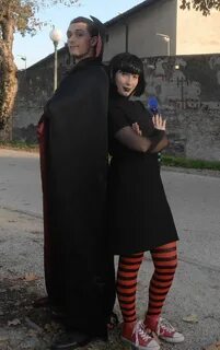 Cosplay de Dracula and Mavis Hotel transylvania costume, Mav