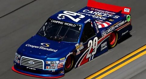 Гоночный пикап Ford NASCAR F-150 получил обновленный дизайн 