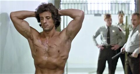 Stasera in tv su Italia 1 alle 21,20 Rambo (First Blood), un film del 1982 ...