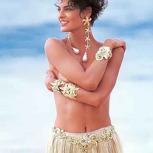 Photo shared by All about Linda Evangelista ❤ on February 14, 2021 tagging ...