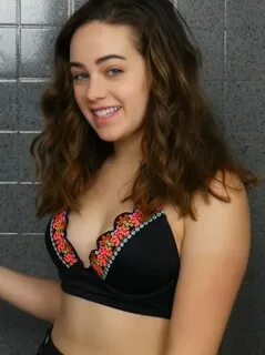 Picture of Mary Mouser