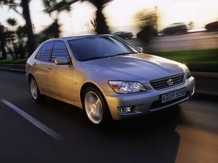 Lexus is 200 (c 1999 по 2005)