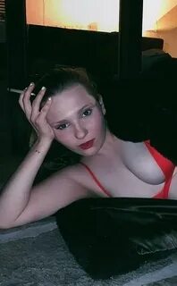Abigail Breslin Nude and Sexy Photo Collection - Fappenist