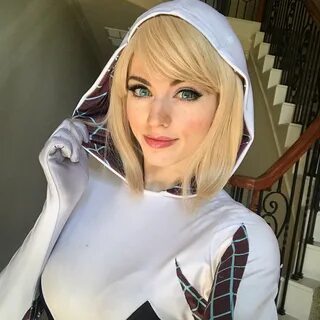 18 of the Hottest Amouranth Cosplays From the Streamer Banne