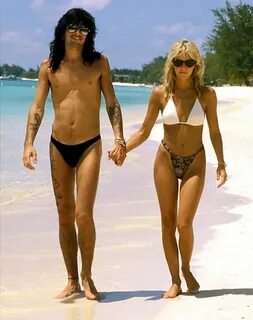 Tommy Lee and Heather Locklear #TooYoungToFallInLove LOL ❤ H