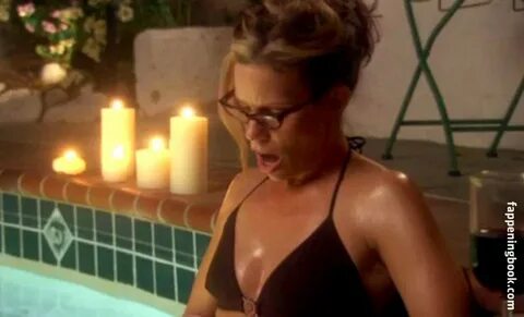 Cheryl hines tits 🔥 Cheryl Hines' Body Measurements Includin