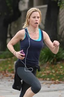 Julie Bowen in Tights jogging in Sherman Oaks -16 GotCeleb