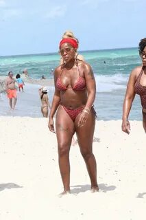 Mary J. Blige - Seen on the beach in Miami Beach-46 GotCeleb