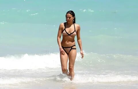 More Pics of Michelle Rodriguez Bikini (25 of 26) - Michelle