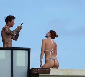 Bella Thorne Shows Off Her Enviable Figure in a Bikini (86 P