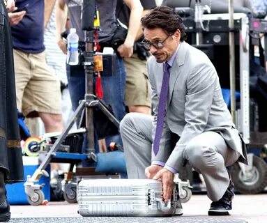 robert downey jr Picture 128 - Actors on The Set of The Aven