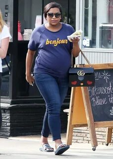 Pregnant Mindy Kaling Shows Off Baby Bump in L.A. PEOPLE.com
