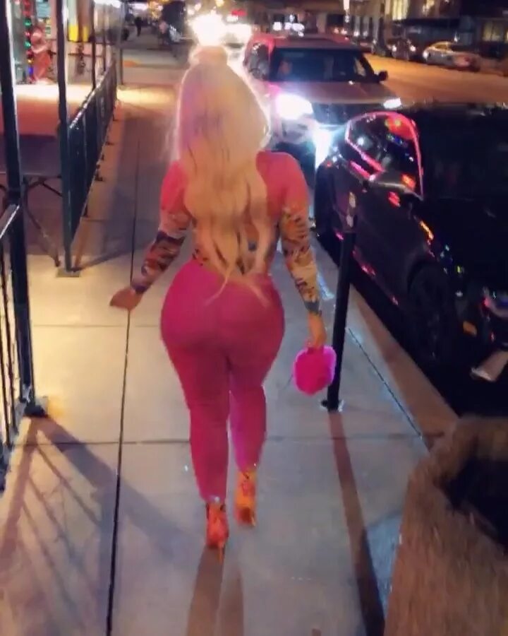 TIFFANY FOXX 🦊 on Instagram: "Walking into 2019 like 😝 #HappyNewYear...