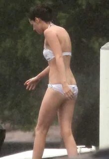 Kristen Stewart Bikini Pictures With Wetness and Cameltoe Ar