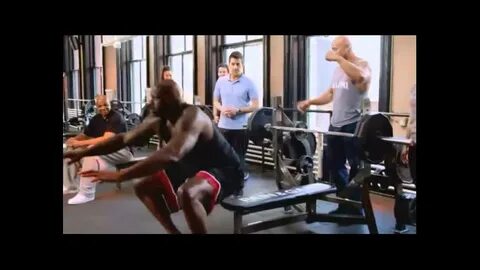 Charles Barkley vs Shaquille O'Neal Lift Competition - YouTu