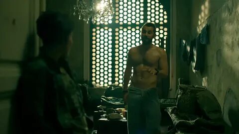 ausCAPS: Daniel MacPherson nude in Strike Back 6-01 "Retribu