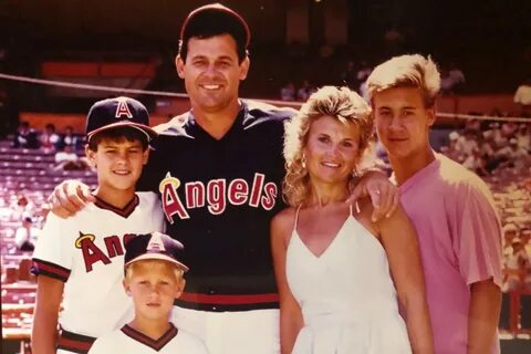 How Aaron Boone’s mother manages three generations of baseba