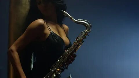 Sexy saxophone: стоковое видео в 4K и HD Shutterstock