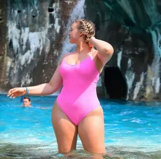 Iskra Lawrence Swimsuit - Telegraph