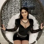 Beautiful YouTuber SSSniperwolf - How Does She Look In Real 