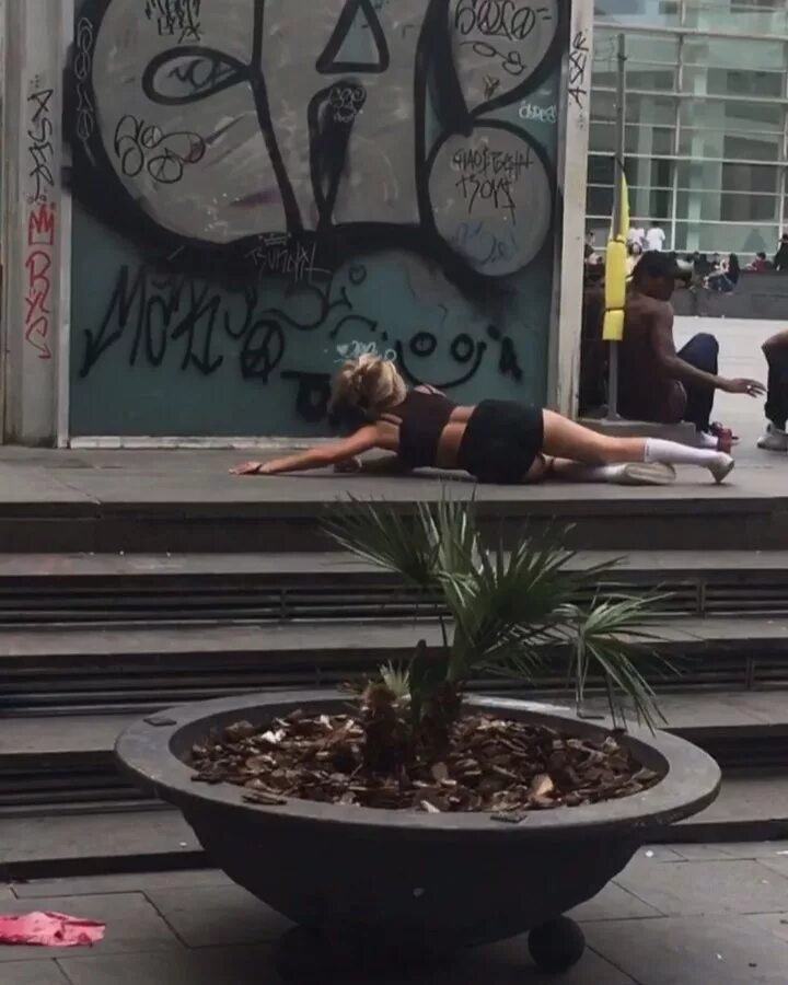 Cata Diaz (@catadiazsk8) on Instagram: “A line yesterday at macba glad to b...