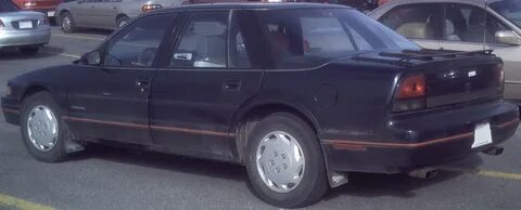 File:'90-'91 Oldsmobile Cutlass Supreme Sedan -- Rear.jpg - 