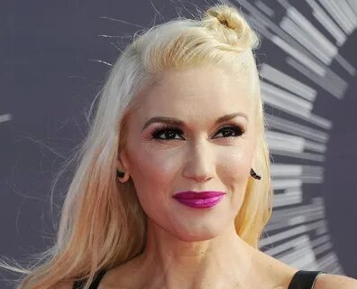 Gwen Stefani Breast Implants Plastic Surgery Before and After Celebie.