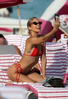 Jasmine Sanders In a red string bikini in Miami - Celebzz - 