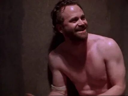 ausCAPS: Lee Tergesen nude in Oz 2-01 "The Tip"