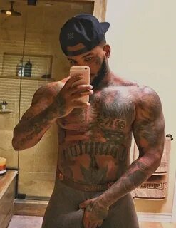 The Game, ennesimo selfie con pitone incorporato per il rapp