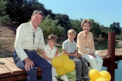 File:President Ronald Reagan and Nancy Reagan sitting on the