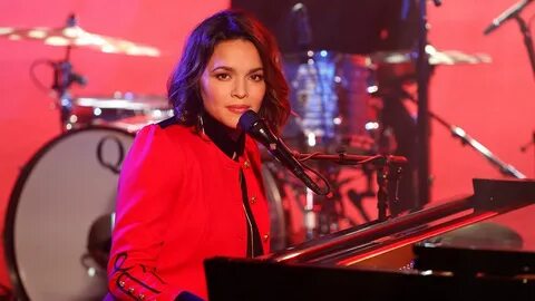 Watch the Video for Norah Jones' Latest Single, 'Flipside' -