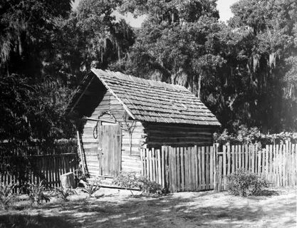 File:View of shed at farm used in "The Yearling" motion pict