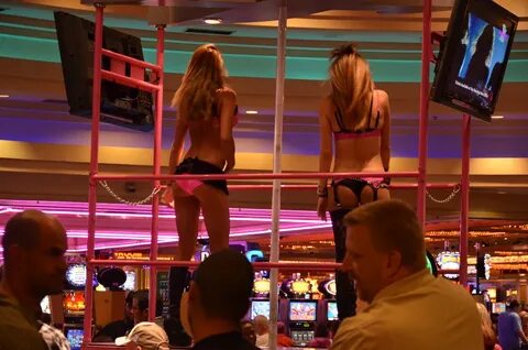 Harrah's Casino Girls Girls at Harrah's Las Vegas Casino w. 