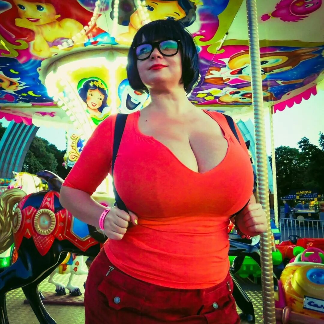 Mila Blacksmith na Instagramie: "Did you ever see a Velma with Tits th...