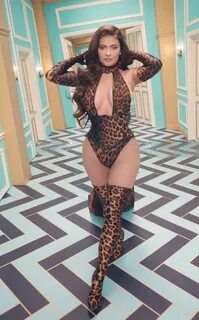 Кайли Дженнер (Kylie Jenner) в клипе WAP (2020) - Nudography