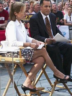Katie Couric Feet (5 pictures) - celebrity-feet.com