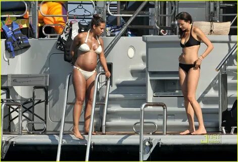 Alicia Keys: Bikini Baby Bump!: Photo 2471637 Alicia Keys, B